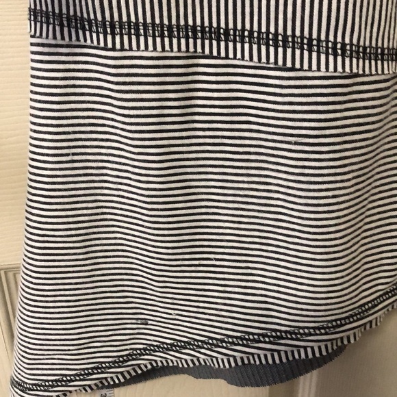 Shark bite stripped top - Picture 7 of 11